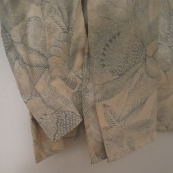 Liz Clairborne women's top size 8 multicolor flower prints long sleeves workwear - Picture 3 of 5